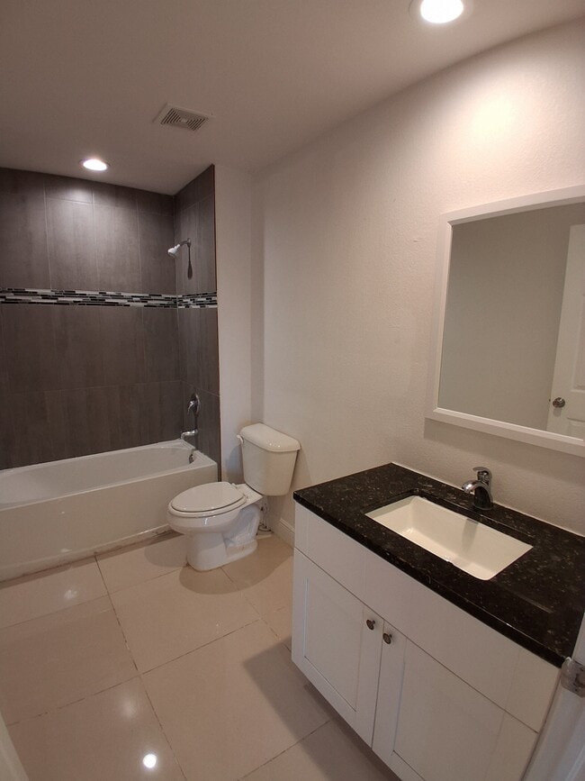 Building Photo - 9007 Meadow Cir