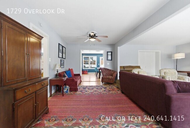 Building Photo - 1729 Overlook Dr