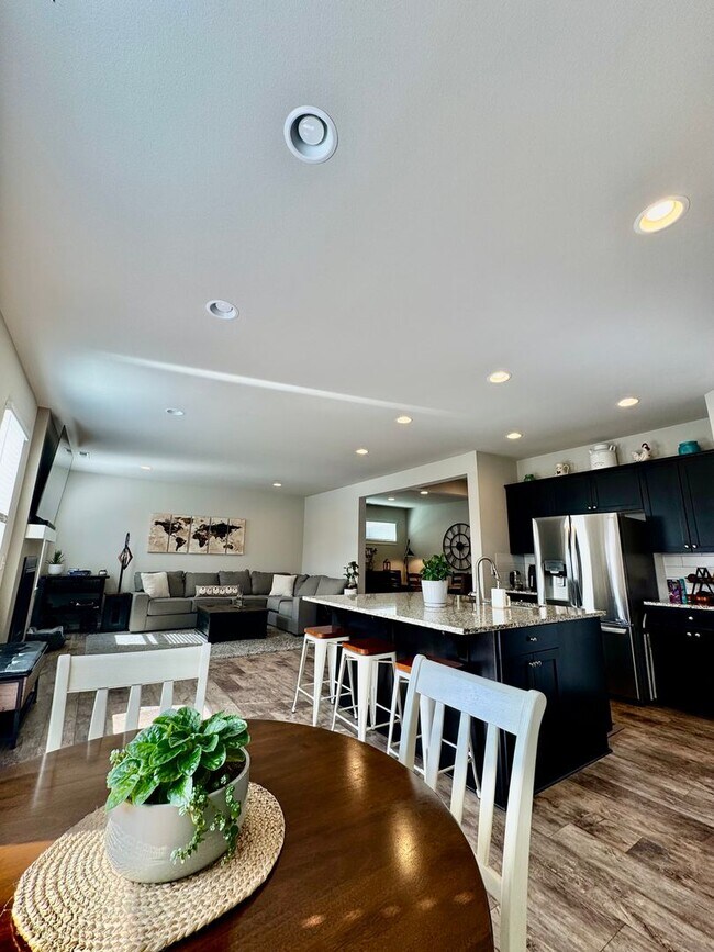 Building Photo - 4 Bedroom Home in Family friendly Cul-de-sac in Maple Valley