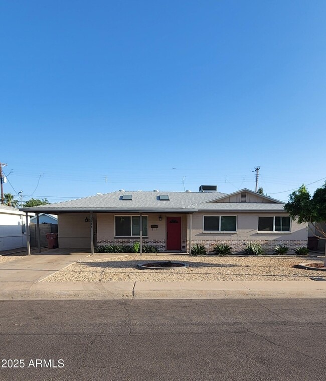 Primary Photo - 7815 E Belleview St