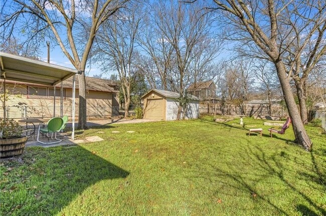 Building Photo - 504 Denson Dr