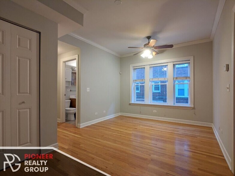 Building Photo - 3244 N Clifton Ave