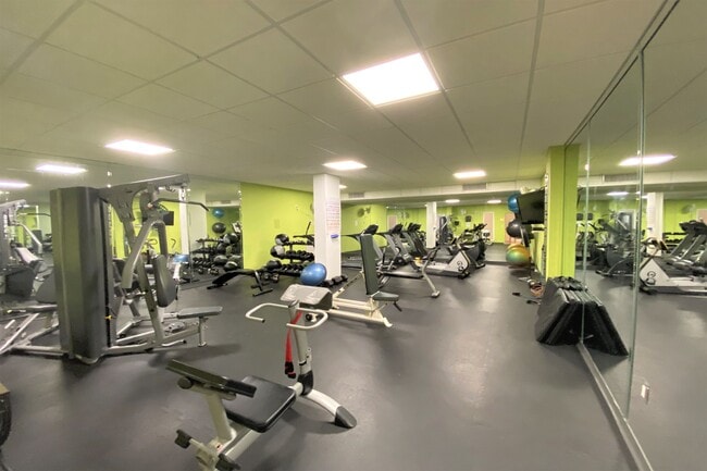 Building Photo - 3450 S Ocean Blvd