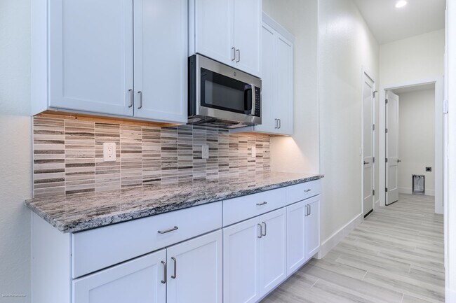 Building Photo - PET FRIENDLY BRAND-NEW LUXURY EXECUTIVE HOME