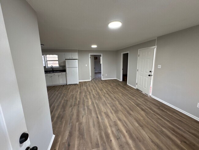 Building Photo - 1116 Berrywood Ave