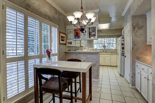 Building Photo - 2125 Bering Dr