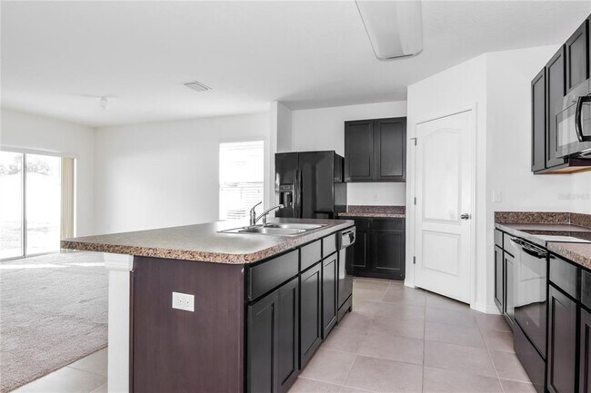 Building Photo - 14401 Beauly Cir