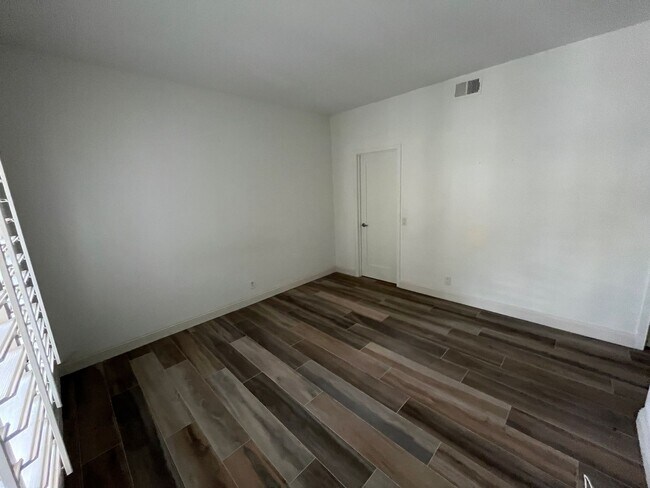 Building Photo - Long Term - 3 Bed 2 Bath in Desert Falls!