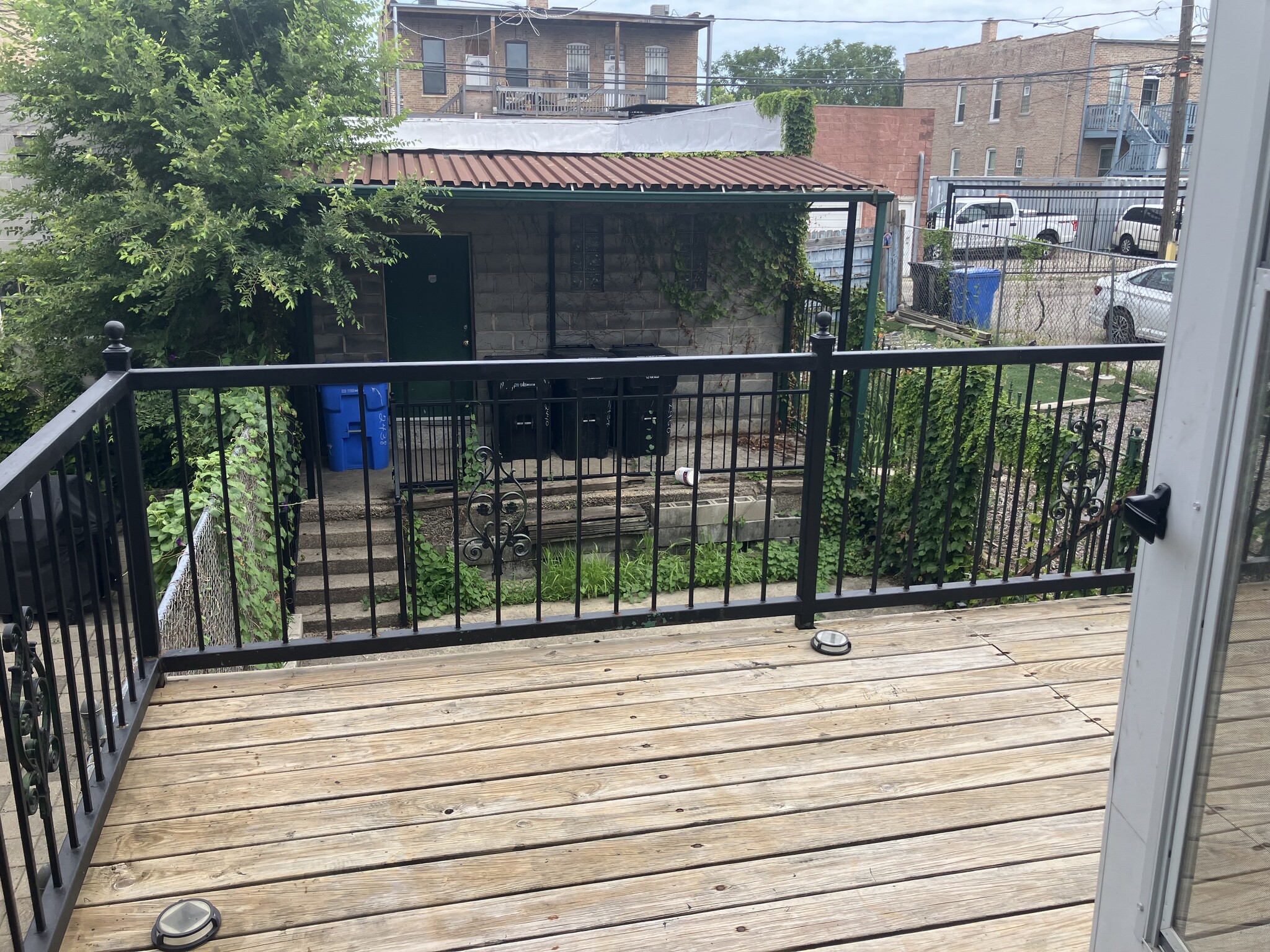 Building Photo - 2438 W Flournoy St