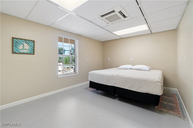 Building Photo - 27130 Flamingo Dr