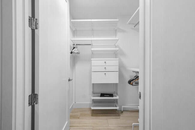 Building Photo - 1 S Palmway