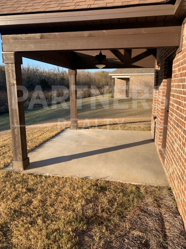 Building Photo - 5812 Blevins Cir