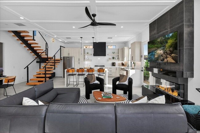 Building Photo - 51120 Avenida Navarro