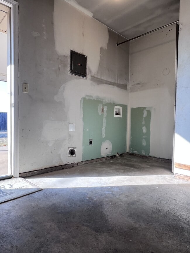 Building Photo - 2909 N Tropicana Ave