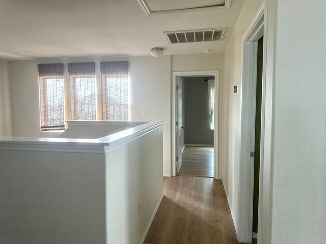 Building Photo - 3405 Cuatro Vientos Dr