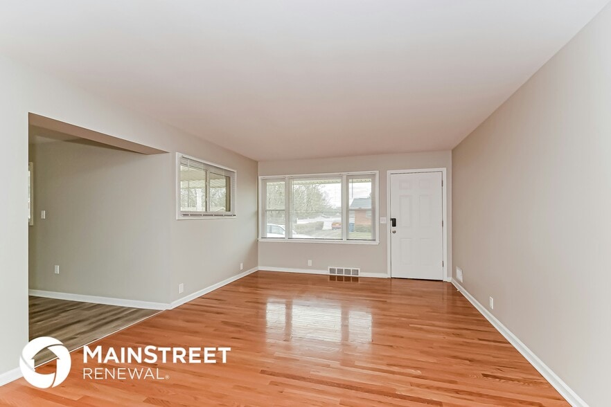 Building Photo - 3899 Mantell Ave