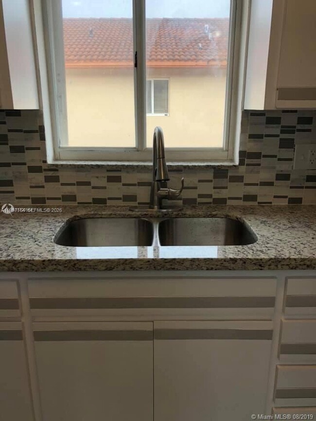 Building Photo - 2246 W 74th St