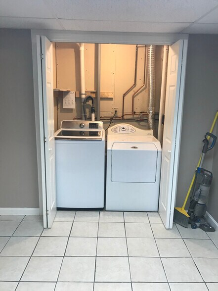 Building Photo - 19 Mason Rd