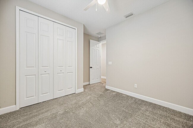 Building Photo - 75565 Blackbird Dr