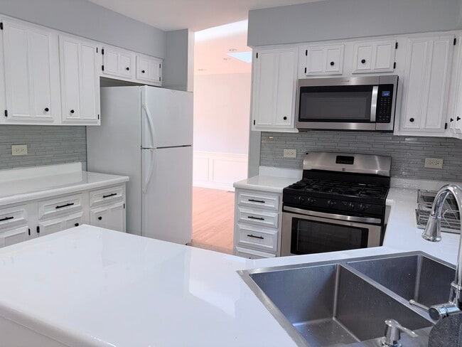 Building Photo - 97 N Walnut Ln