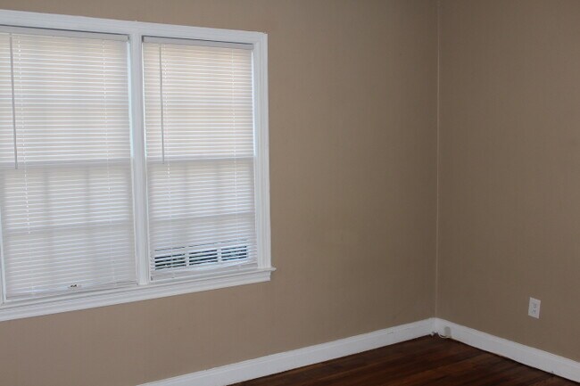 Building Photo - 2717 28th St