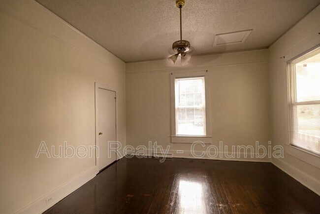 Building Photo - 1112 Olympia Ave