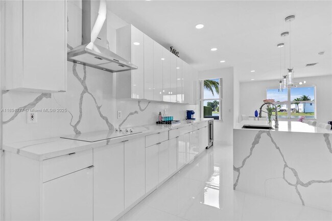 Building Photo - 6644 NW 107th Pl