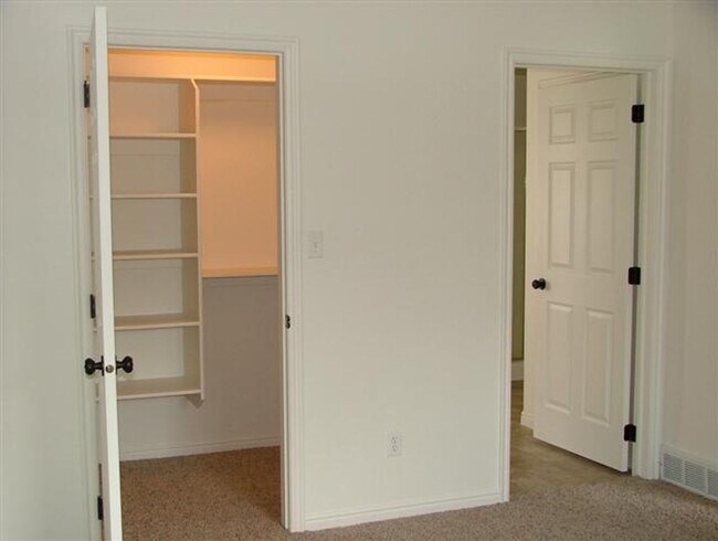 Building Photo - 351 S 300 E