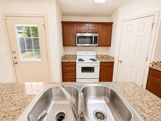 Building Photo - 907 Parkplace Ridge