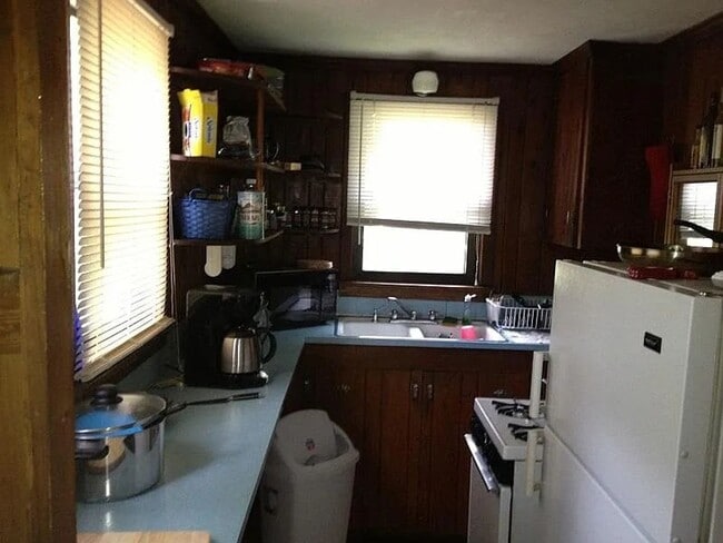 Building Photo - 2 bedroom 2 bath house near UF