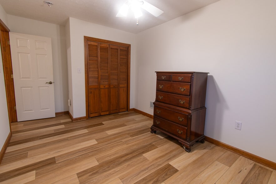 Second Bedroom with Closet - 4747 Knollwood Dr NW