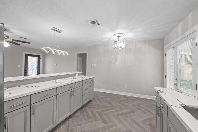 Building Photo - 6639 Indian Falls Dr