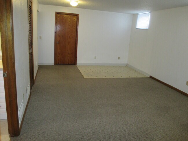 Building Photo - 2461 Northridge Dr