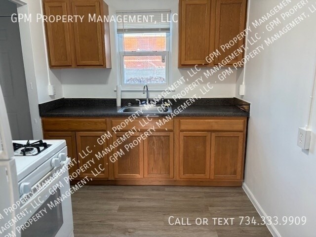 Building Photo - 6104 Yale St