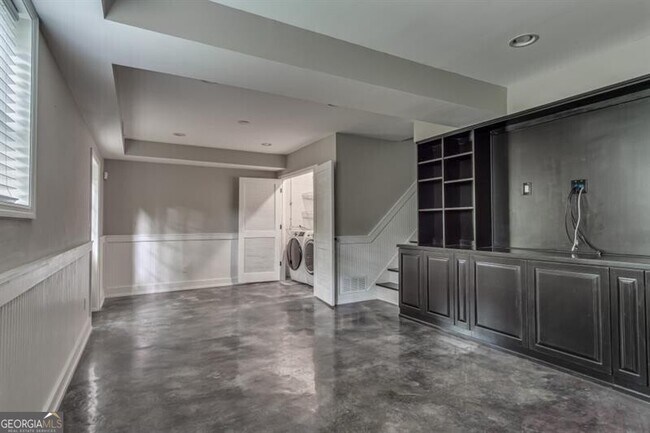 Building Photo - 4243 McClatchey Cir NE
