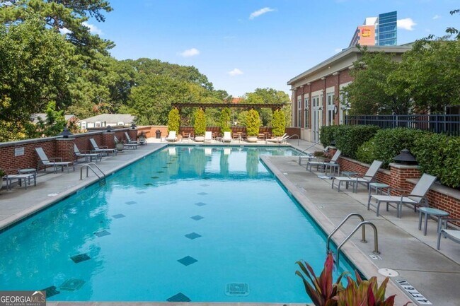 Building Photo - 1820 Peachtree St NW