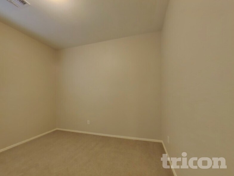 Building Photo - 15409 W Cameron Dr