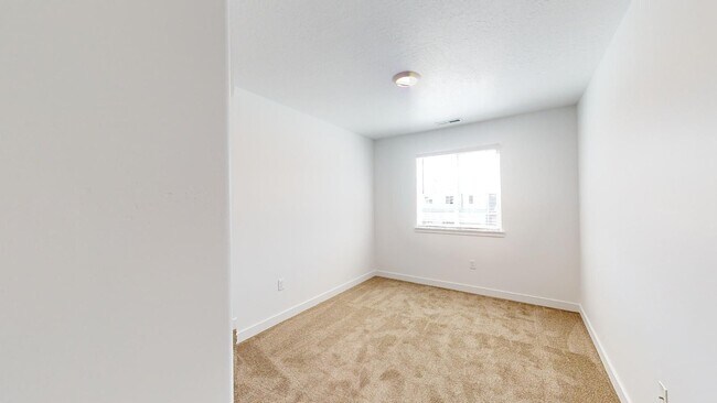 Building Photo - 3374 W Sanctuary Ct