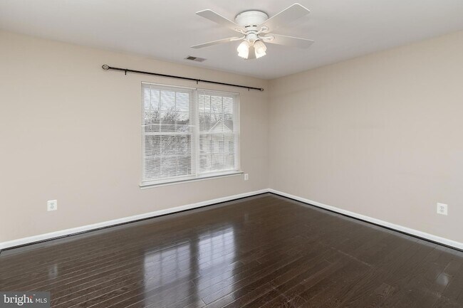 Building Photo - 6239 Willowfield Way