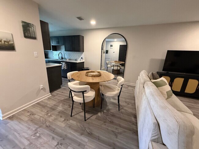 Building Photo - 1226 Hidden Pl