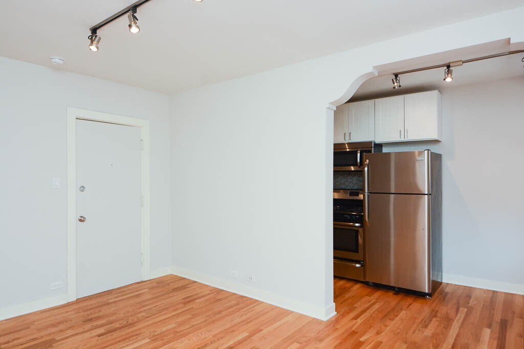 Building Photo - 2402 N Kedzie