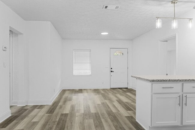 Building Photo - 3905 Forest Blvd