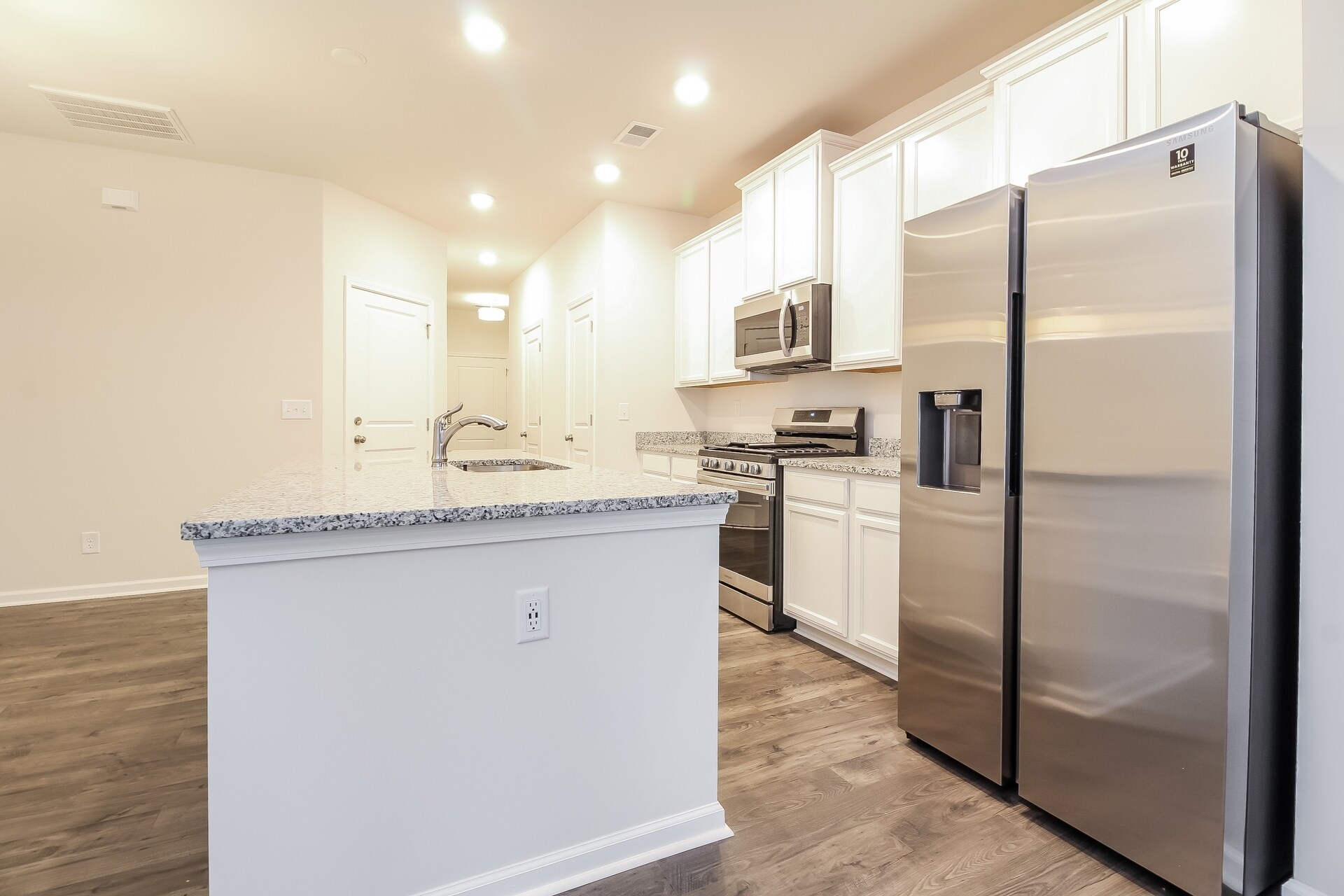 Building Photo - 102 Norse Crk Dr