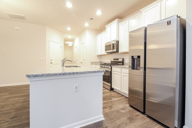 Building Photo - 5 Oak Rose Dr