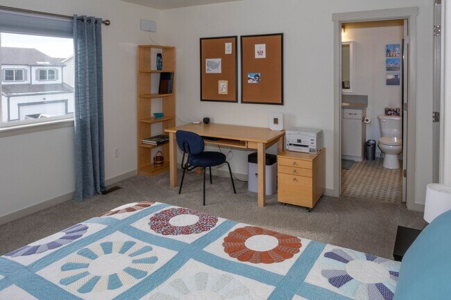 Building Photo - Detatched Home in Village at Rose Farm, Berthoud!