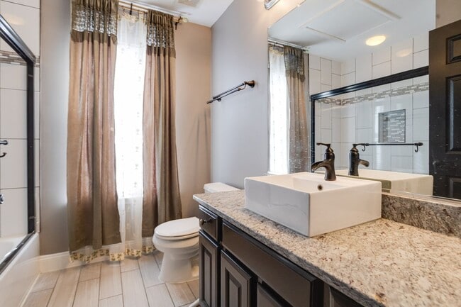 Building Photo - 1730 Bluffs Island Ct