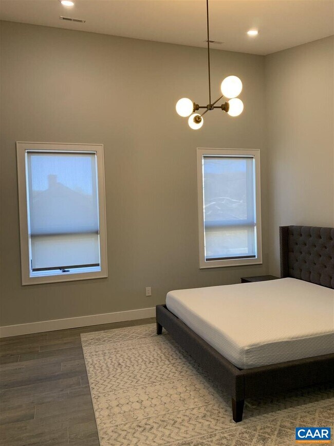 Building Photo - 808 Elliott Ave