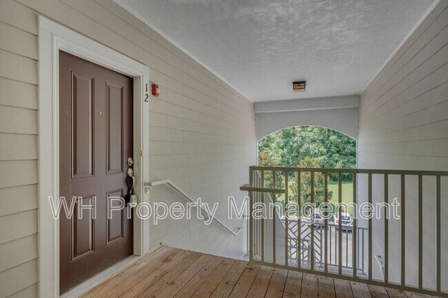 Building Photo - 4846 Bevendean Dr