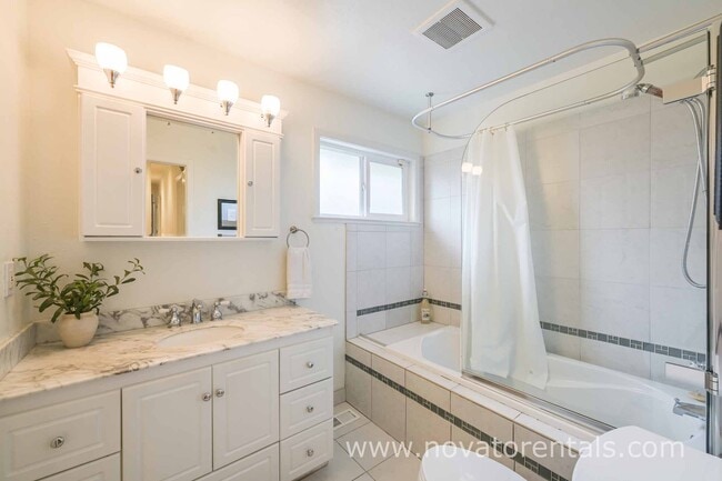 Building Photo - 44 Trish Dr