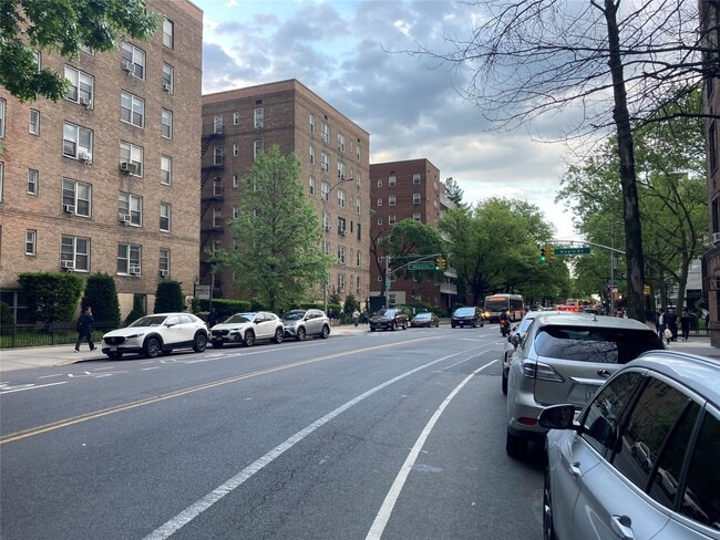 Building Photo - 42-20 Kissena Blvd